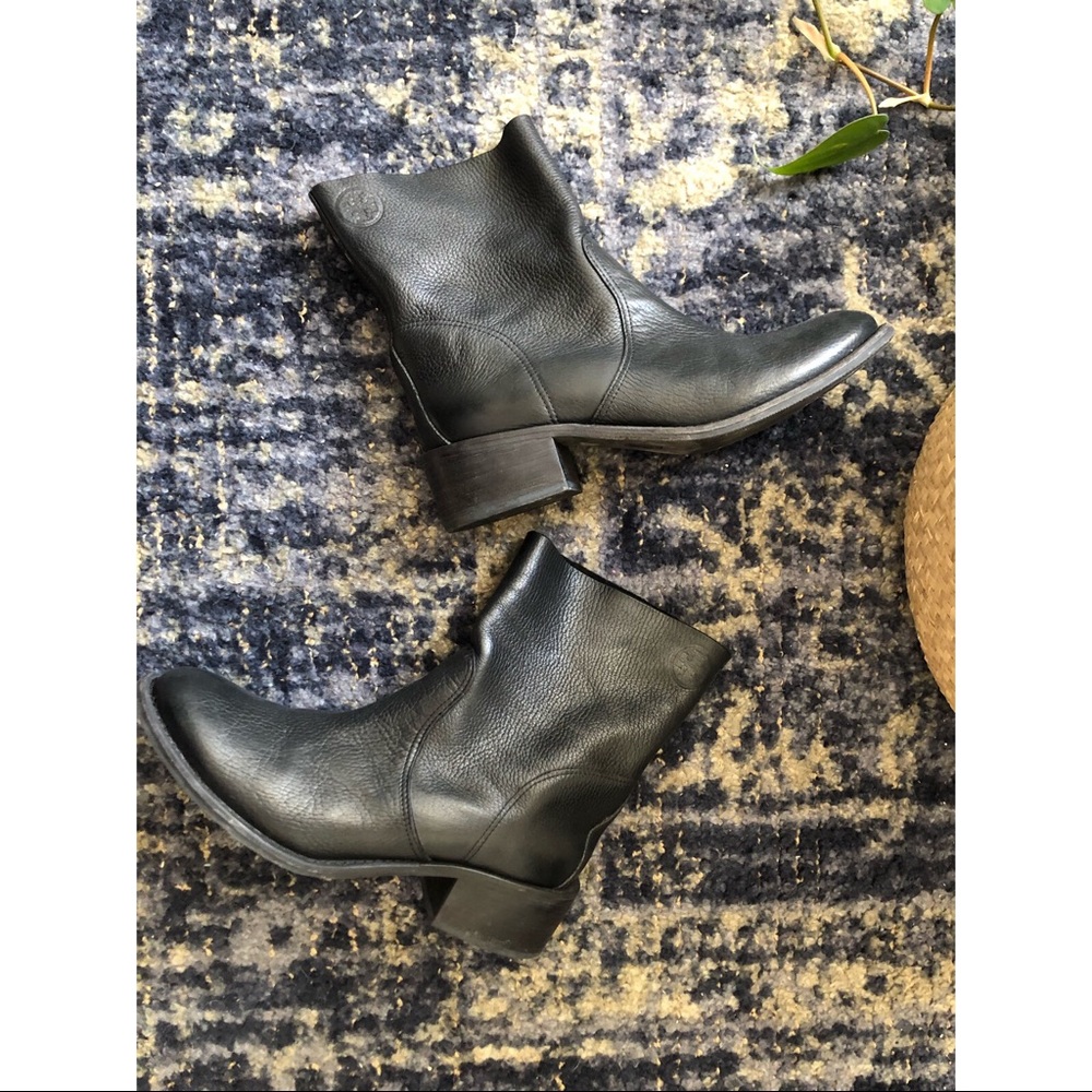 TORY BURCH LEATHER BOOTIES